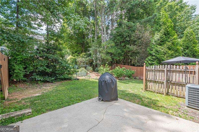 912 Edgewater Circle Marietta - 1