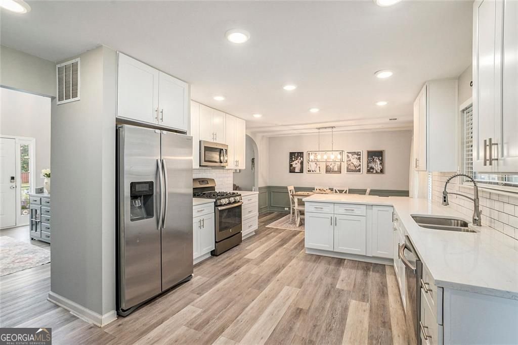 1040 Crabapple Lake Circle Roswell - 16