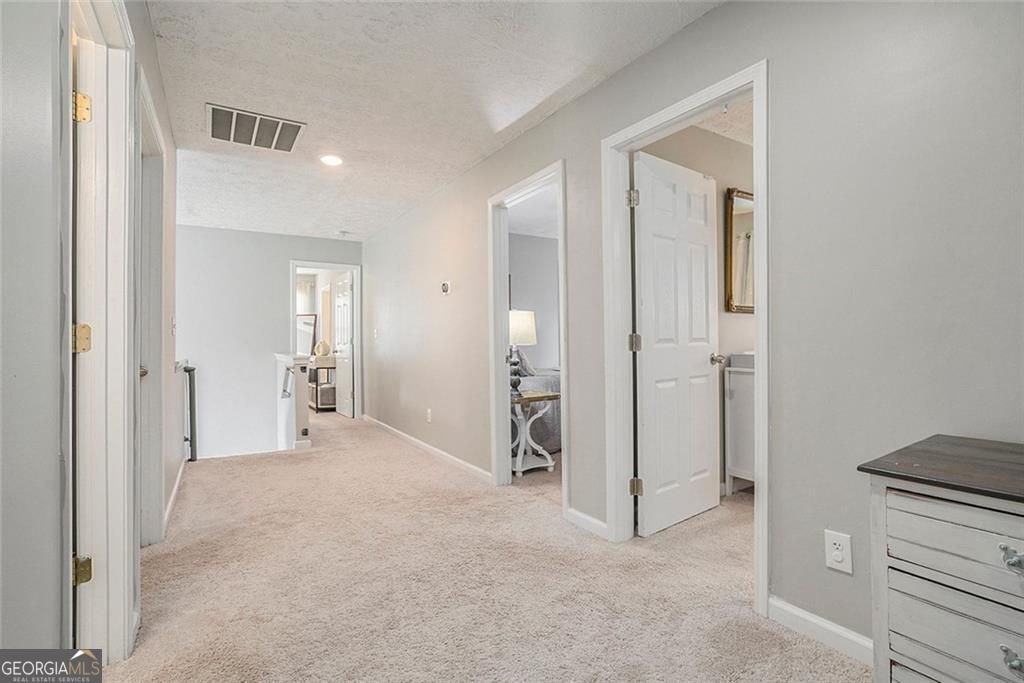 1040 Crabapple Lake Circle Roswell - 18