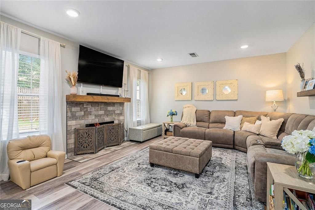 1040 Crabapple Lake Circle Roswell - 2