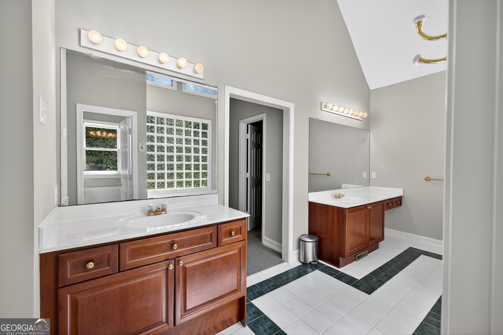 115 Arabian Avenue Milton - 37