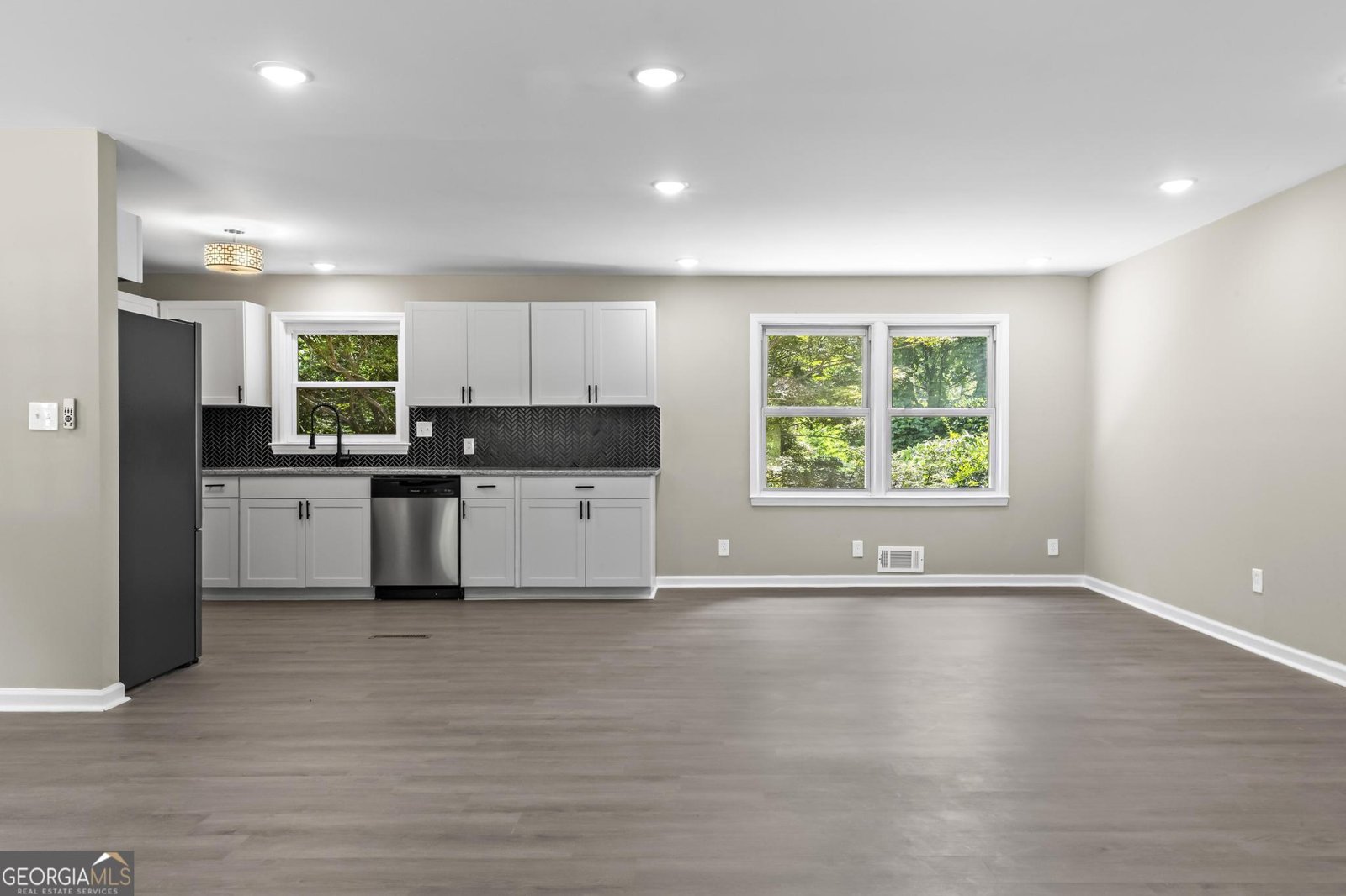 1523 Delia Drive Decatur - 8