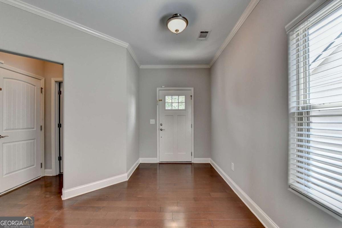 1820 BRUSHFOOT Trail Suwanee - 3