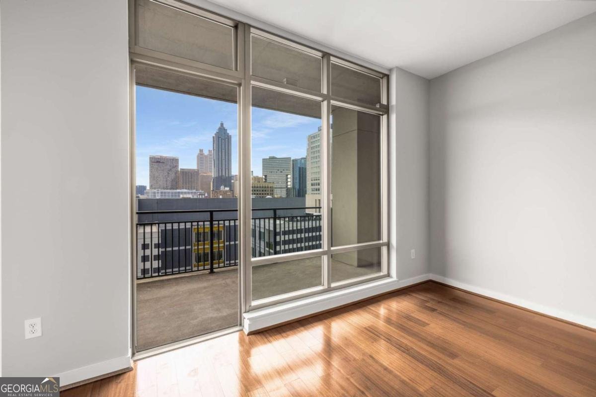 565 Peachtree Street Atlanta - 11