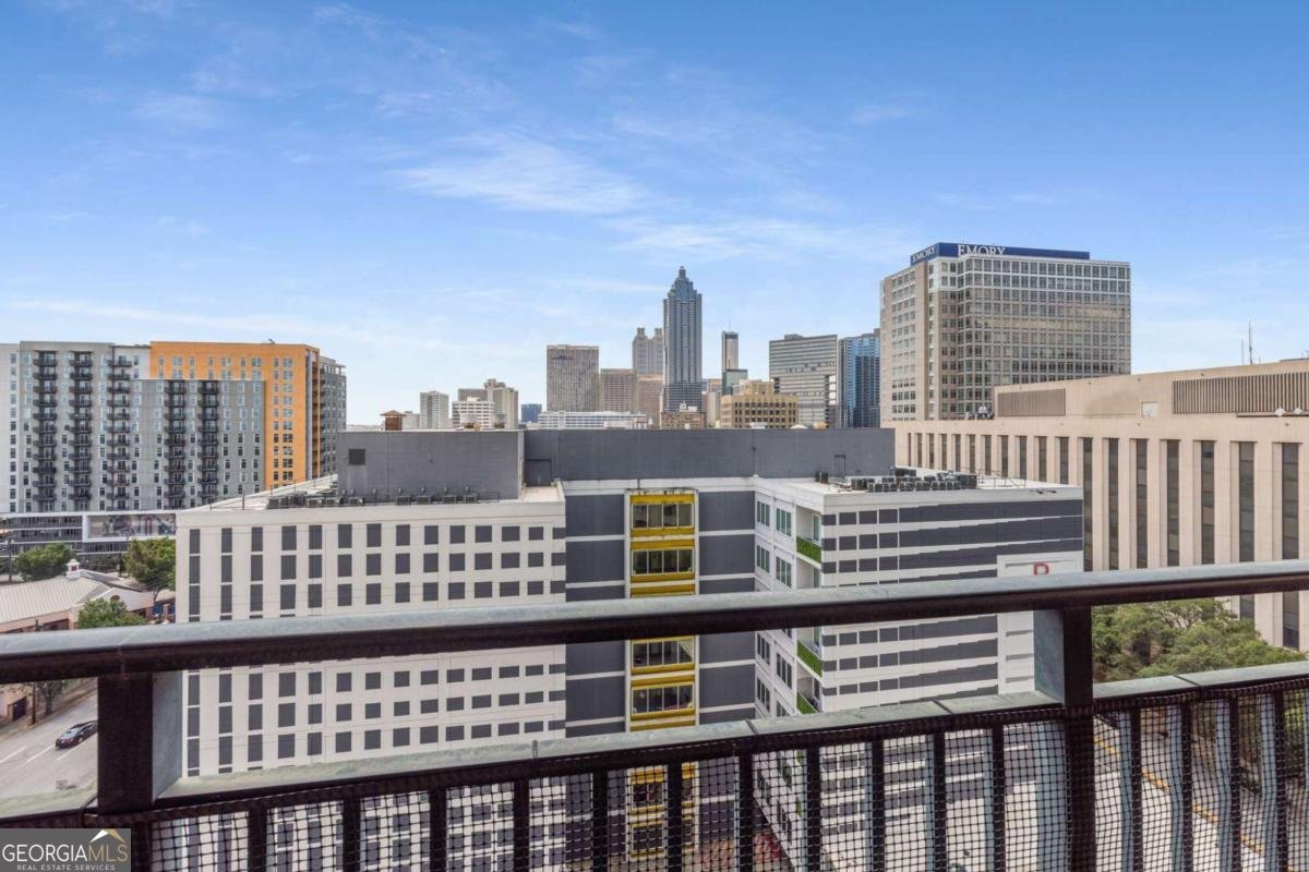 565 Peachtree Street Atlanta - 24