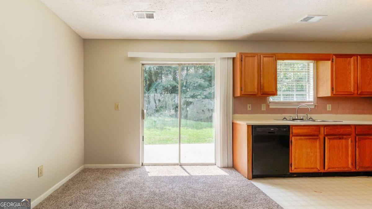 1040 Redan Trace Stone Mountain - 13