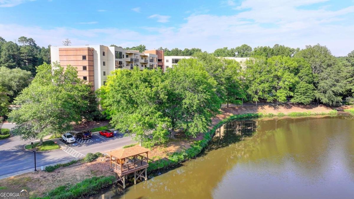 1800 Clairmont Lake Decatur - 11