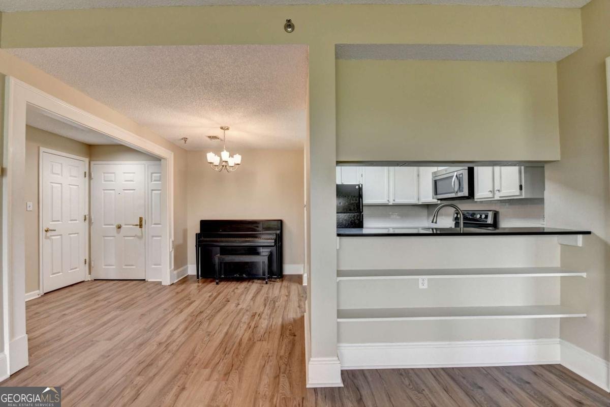 1800 Clairmont Lake Decatur - 13