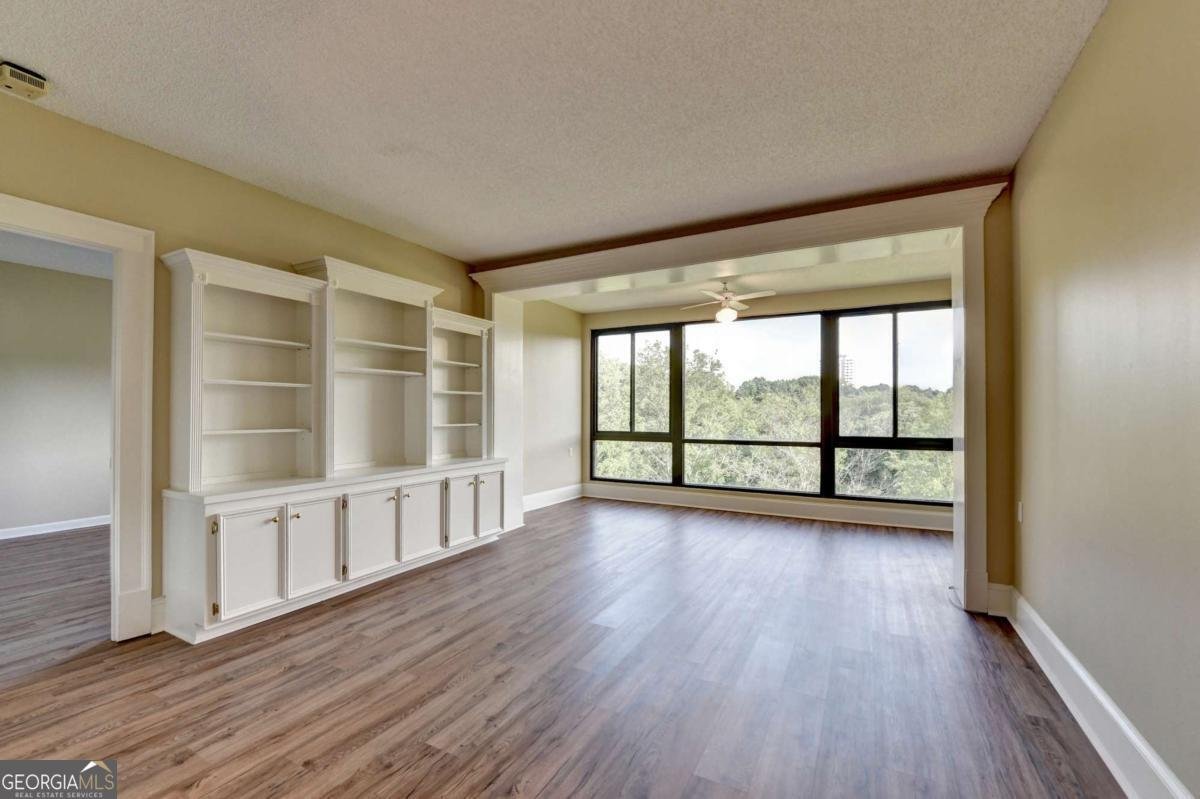 1800 Clairmont Lake Decatur - 14