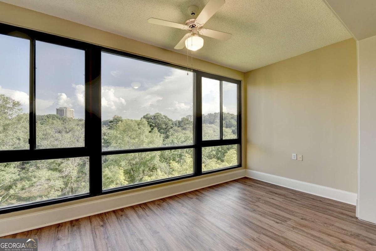 1800 Clairmont Lake Decatur - 22