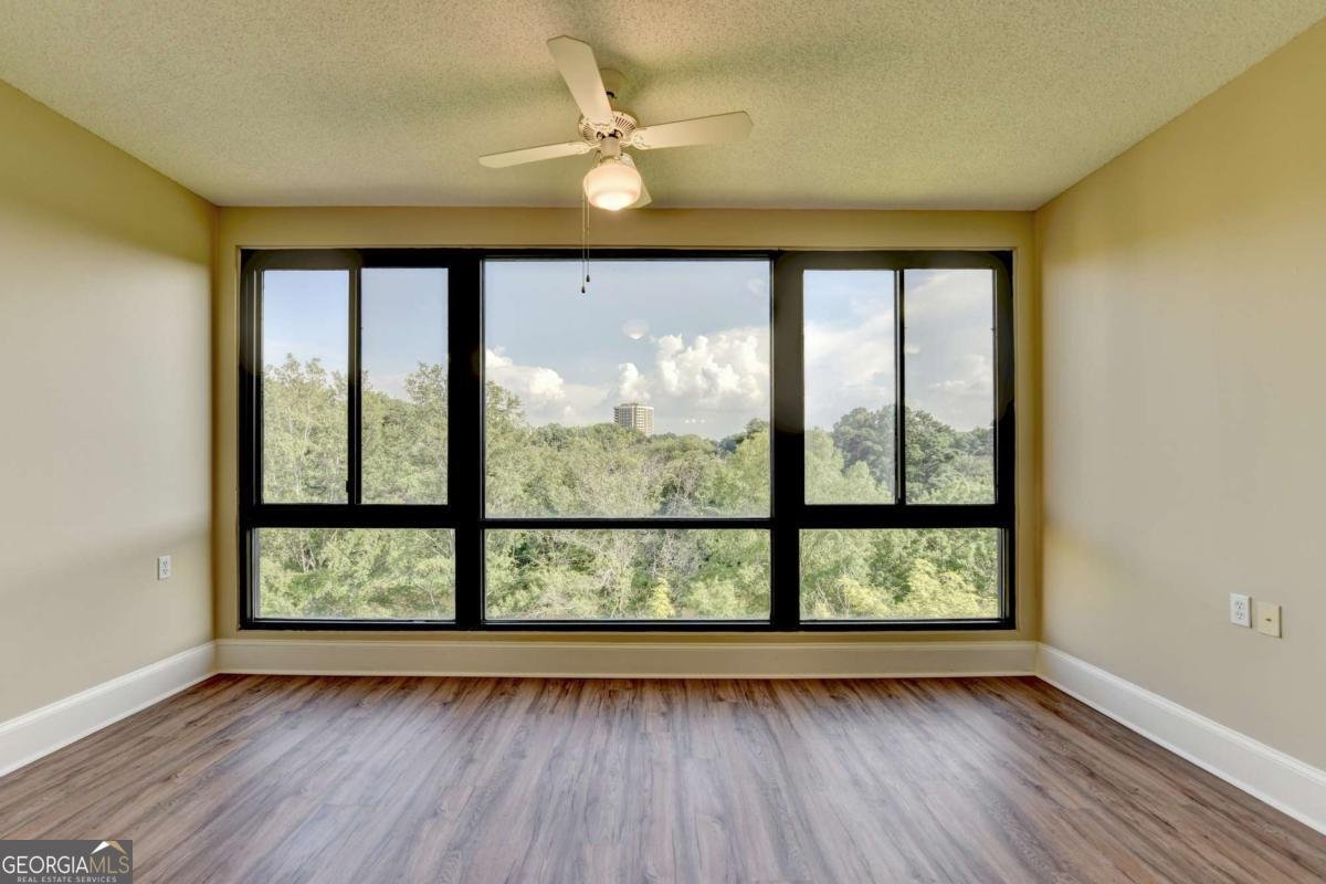 1800 Clairmont Lake Decatur - 23