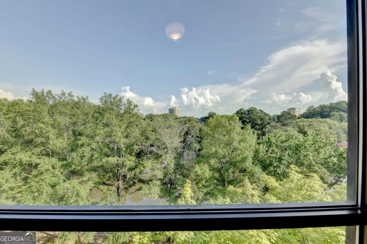 1800 Clairmont Lake Decatur - 25