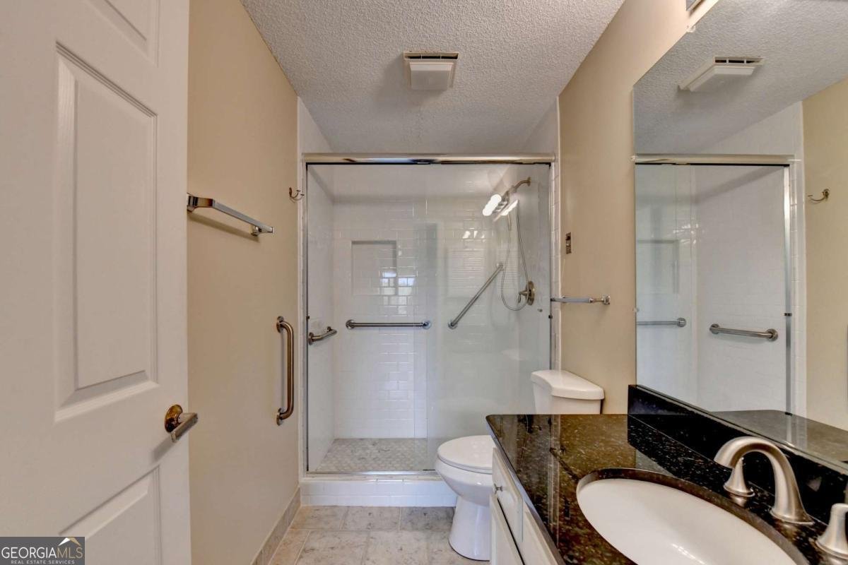 1800 Clairmont Lake Decatur - 34