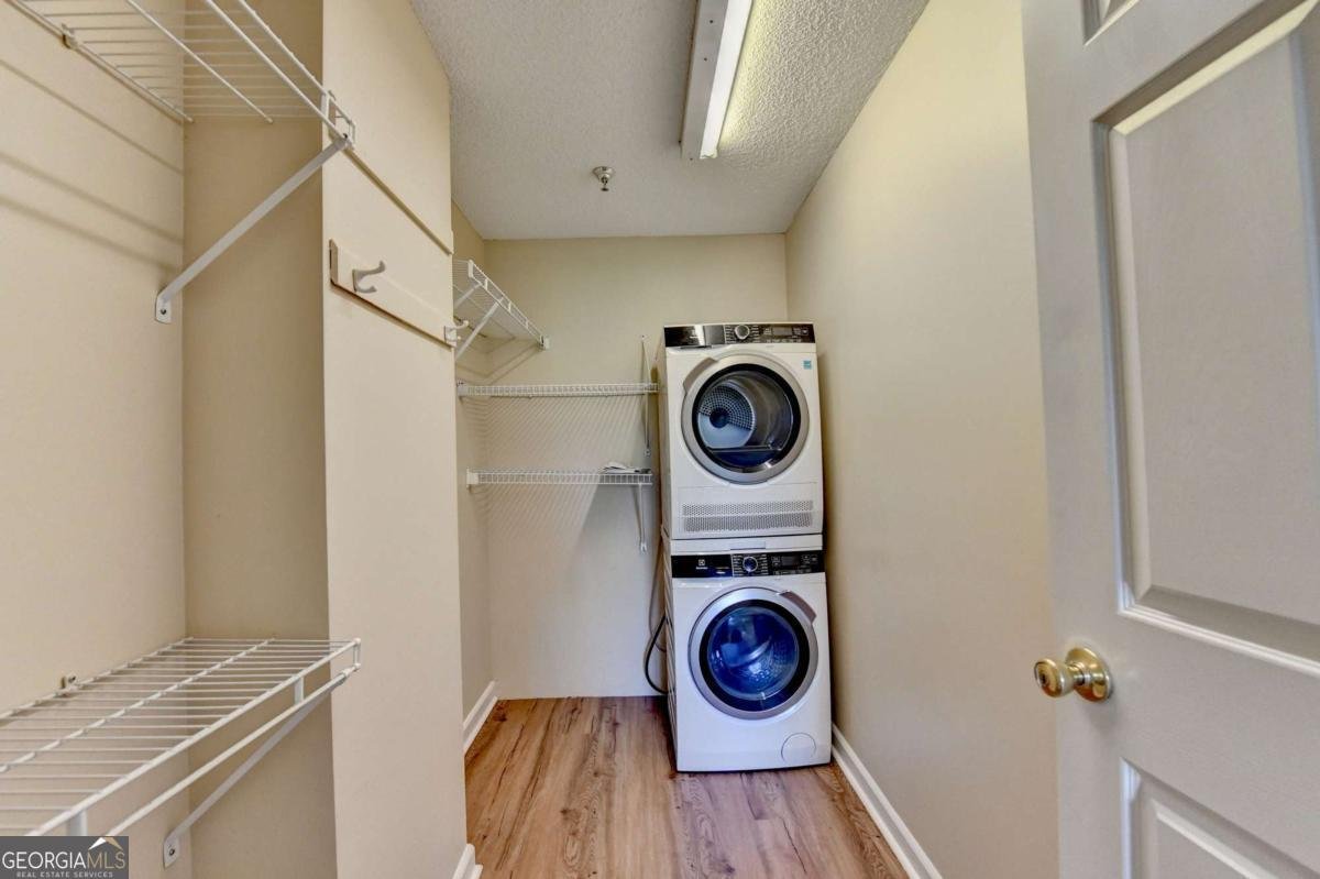 1800 Clairmont Lake Decatur - 36