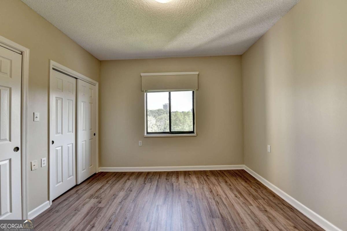 1800 Clairmont Lake Decatur - 39