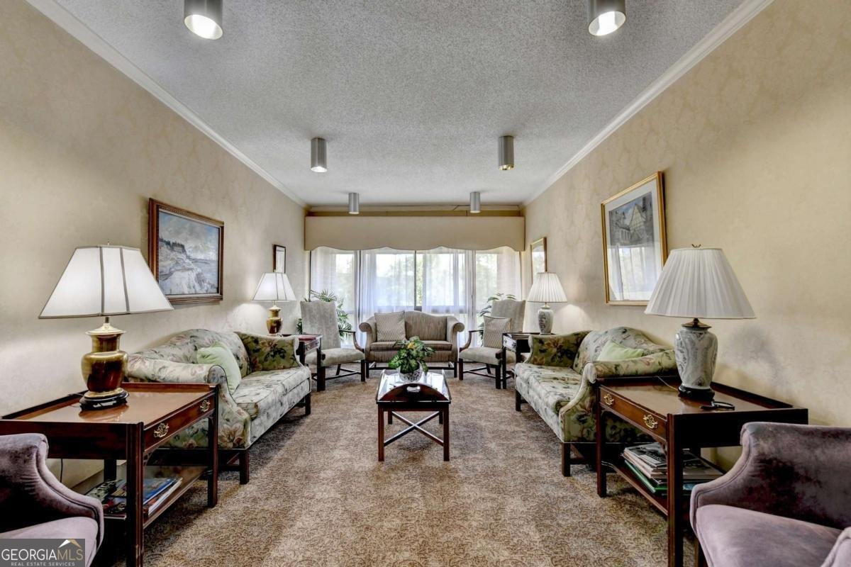 1800 Clairmont Lake Decatur - 49