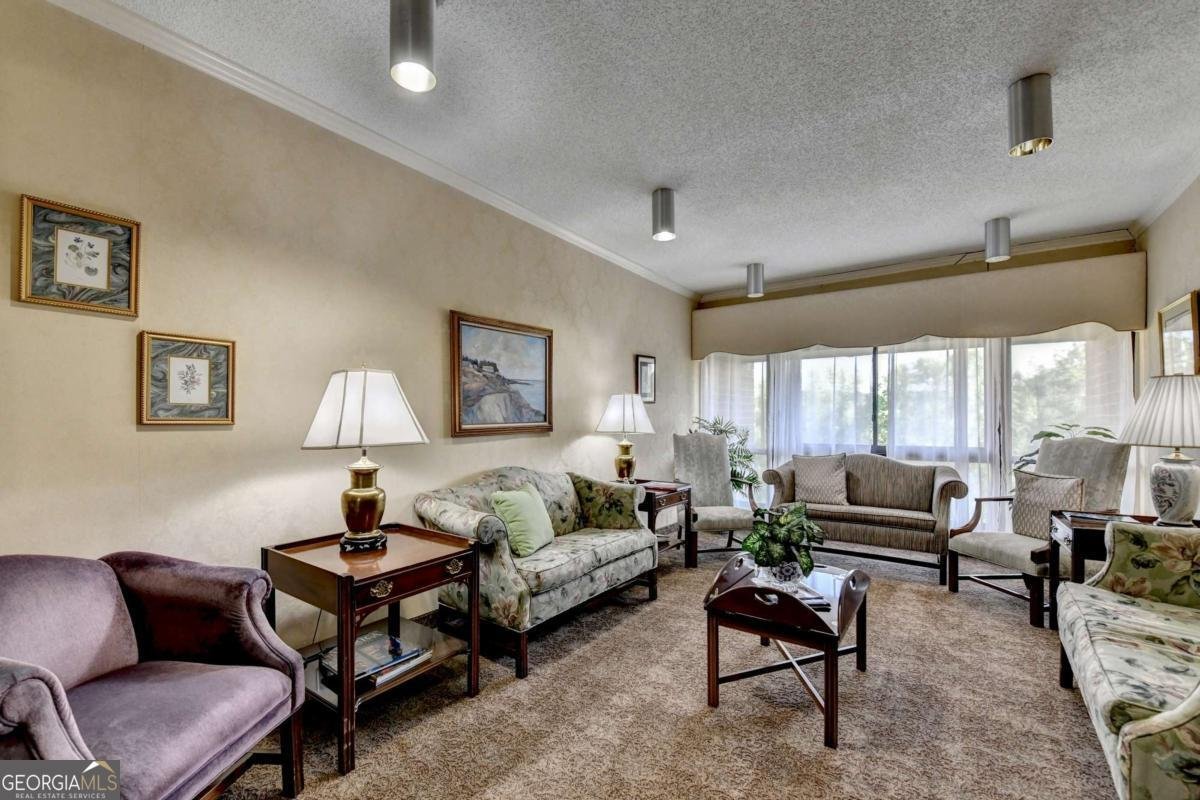1800 Clairmont Lake Decatur - 50