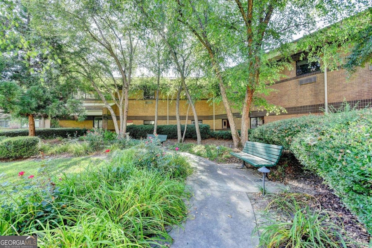 1800 Clairmont Lake Decatur - 53
