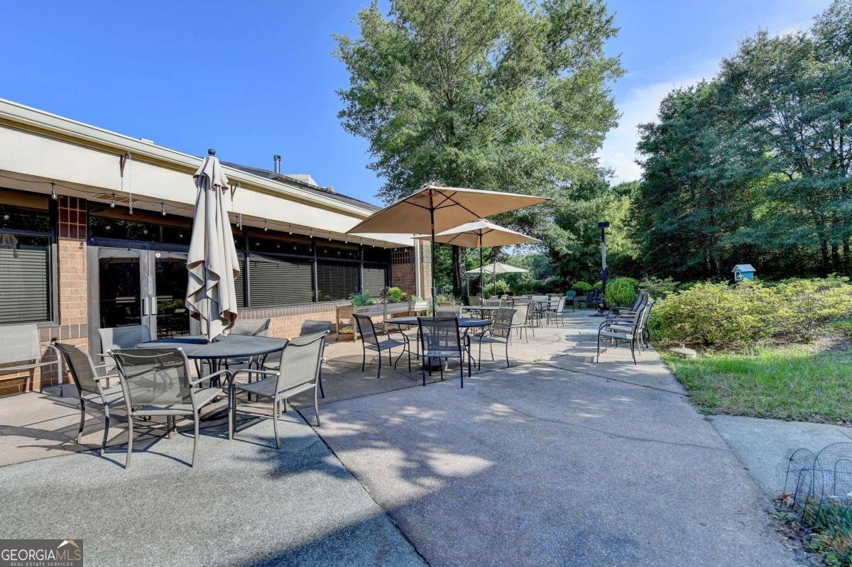 1800 Clairmont Lake Decatur - 58