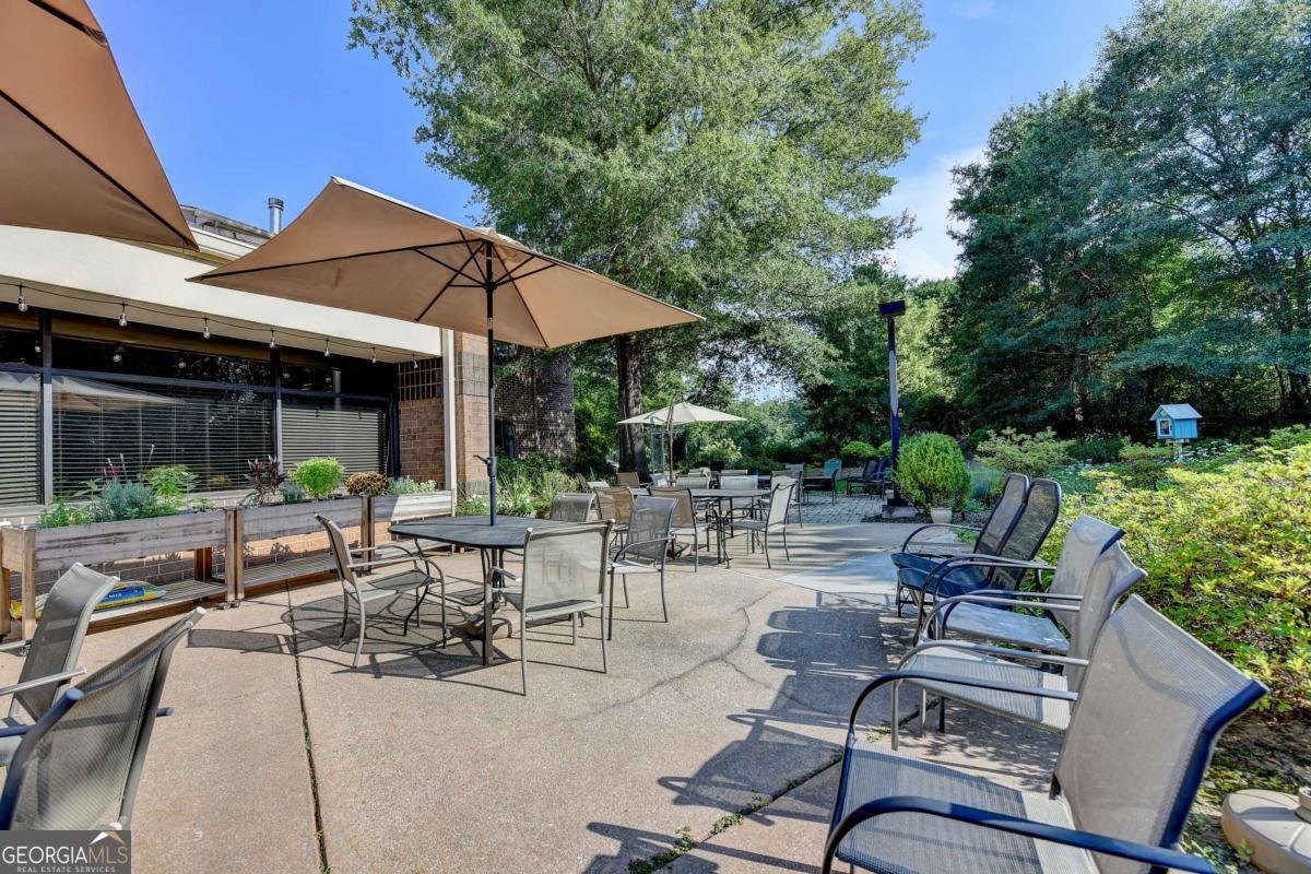 1800 Clairmont Lake Decatur - 59