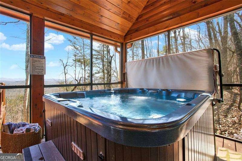 520 SUNROCK MOUNTAIN Road Blue Ridge - 28