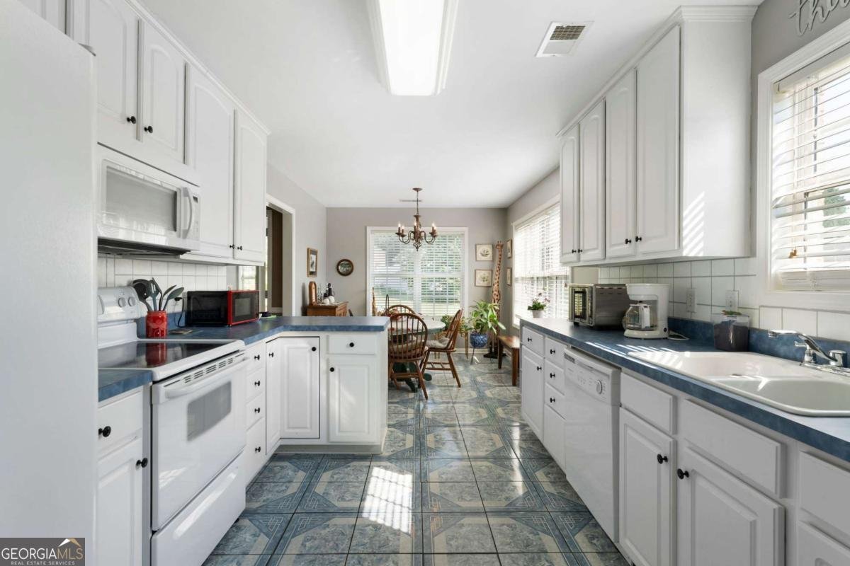 303 Hillside Drive Calhoun - 17