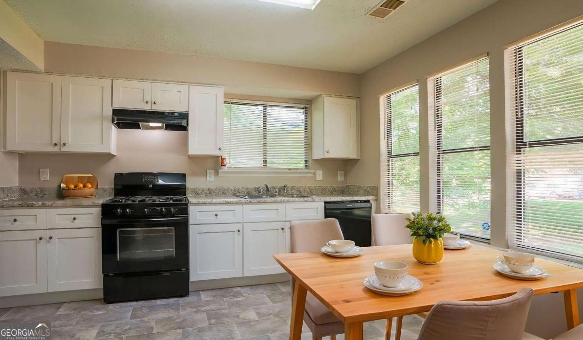 1070 Chapman Lane Stone Mountain - 6