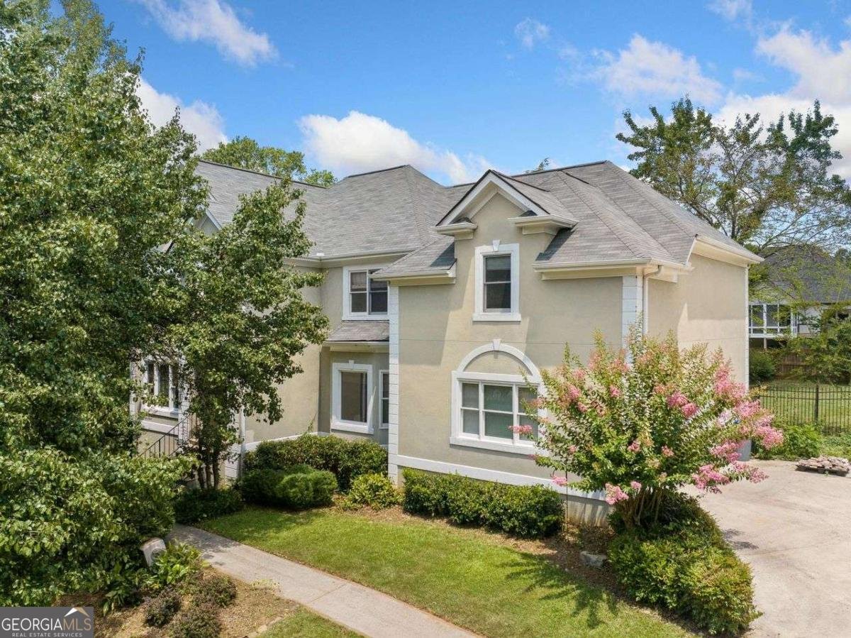 925 Brandon Ridge Drive Roswell - 1
