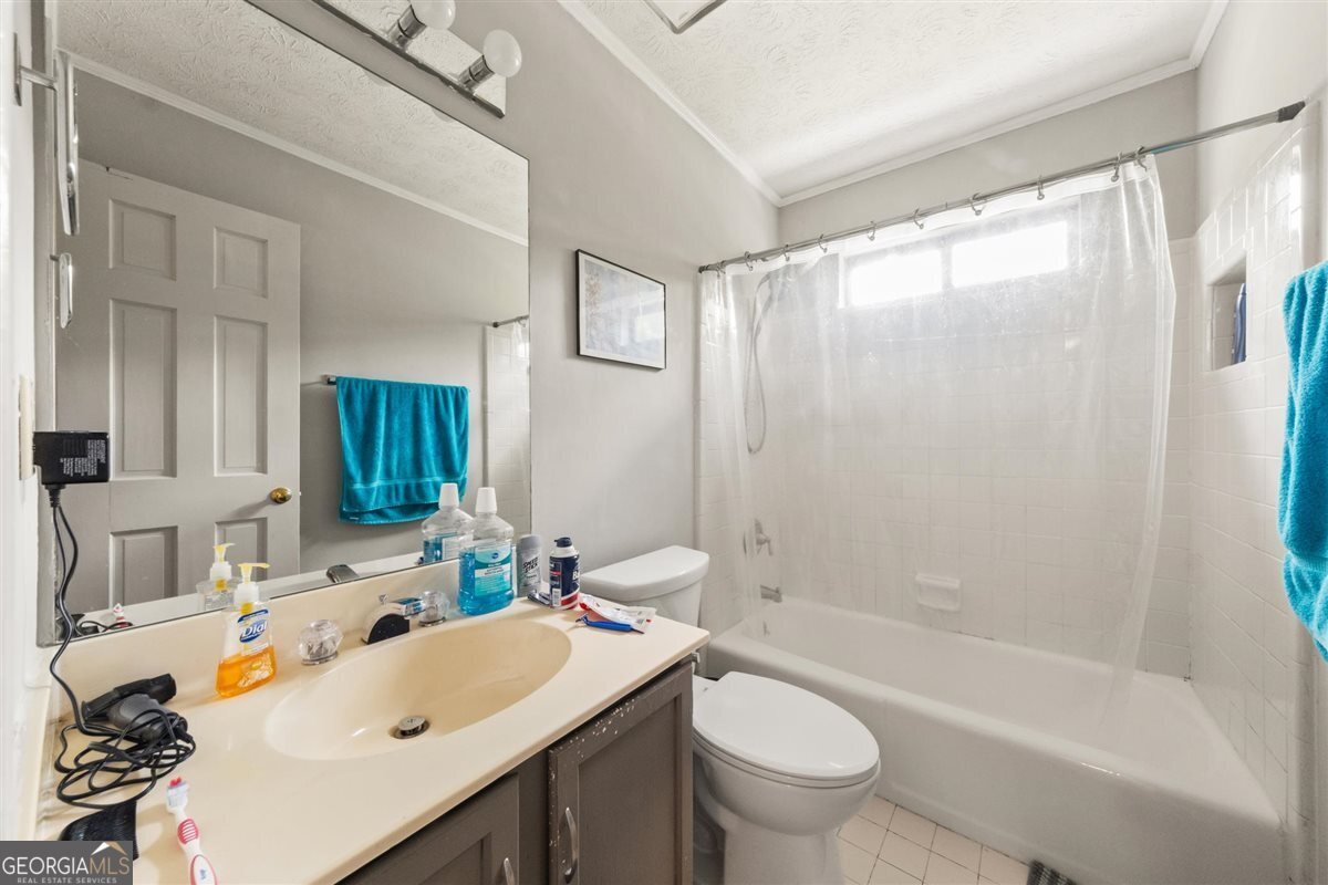1375 Drakie Court Lilburn - 12