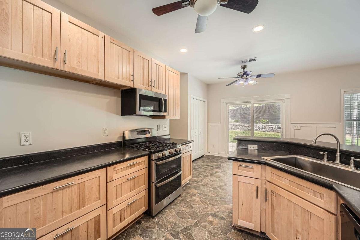 7310 Lanier Cove Court Cumming - 11