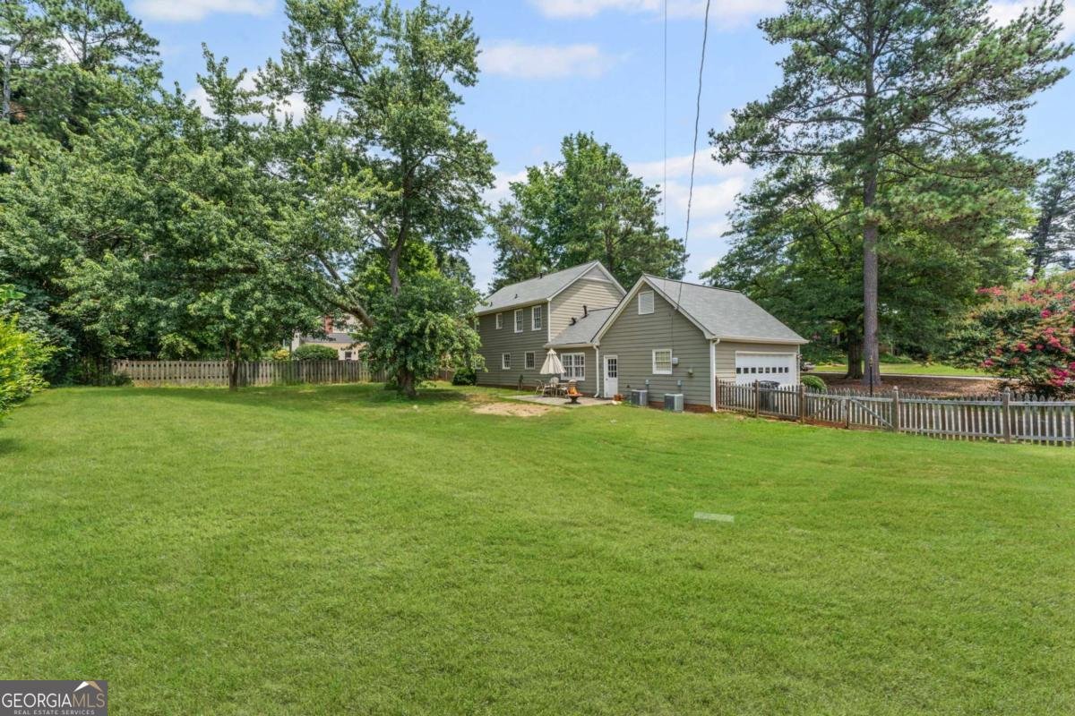 483 Emily Drive Lilburn - 10