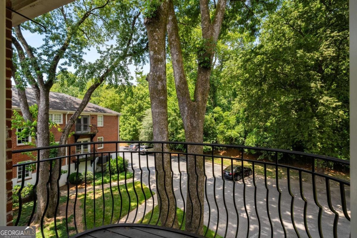 115 Peachtree Memorial Drive Atlanta - 24