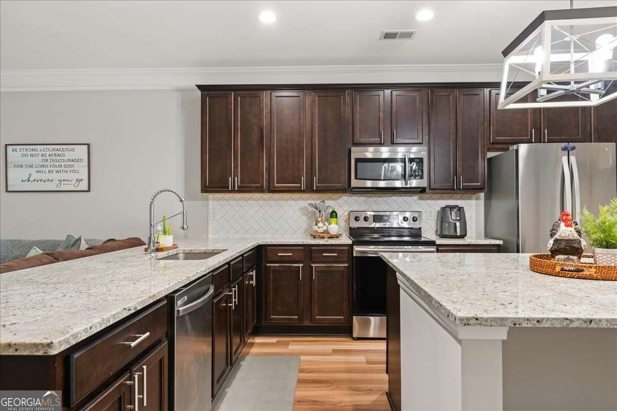 190 Spring Way Square Canton - 10