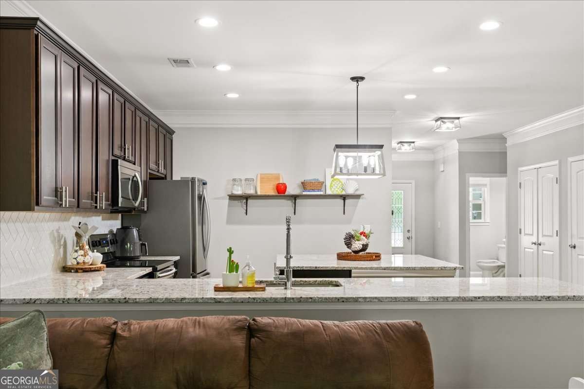 190 Spring Way Square Canton - 20
