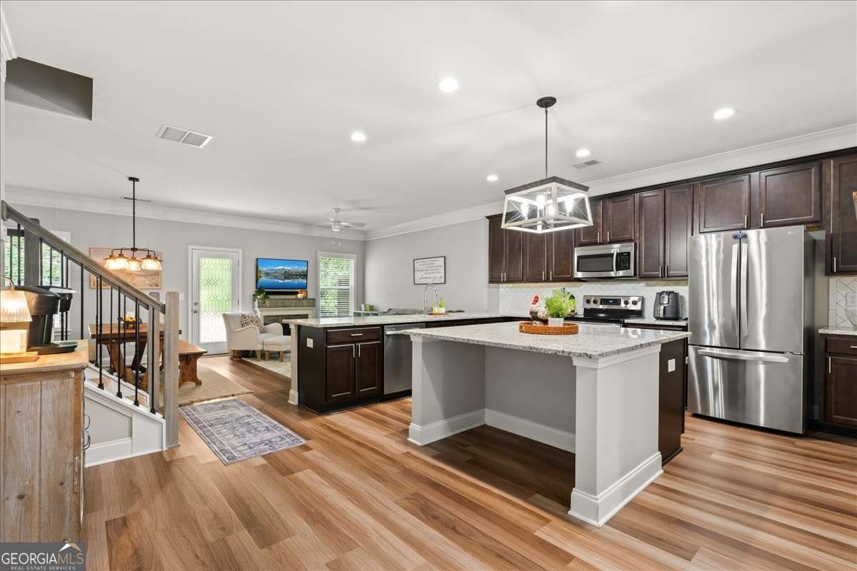 190 Spring Way Square Canton - 8