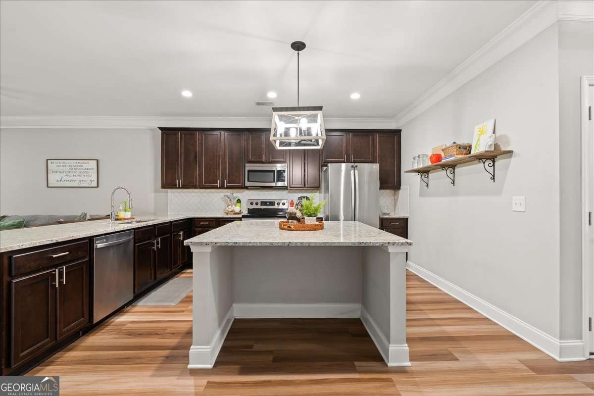 190 Spring Way Square Canton - 9