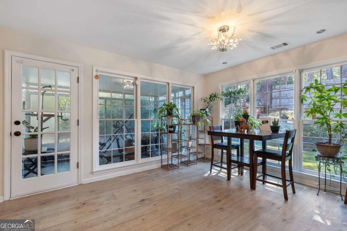 180 Glen Holly Drive Roswell - 1
