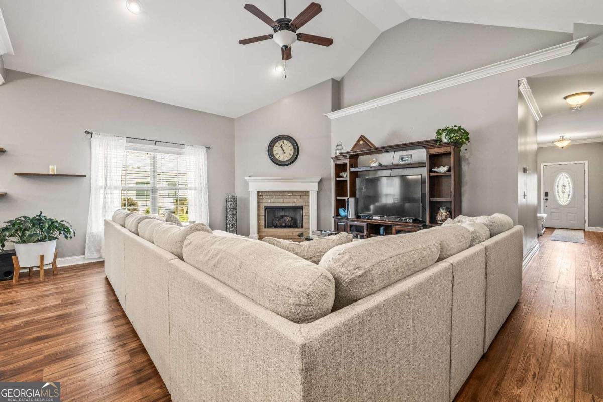 69 Roundstone Way Richmond Hill - 4