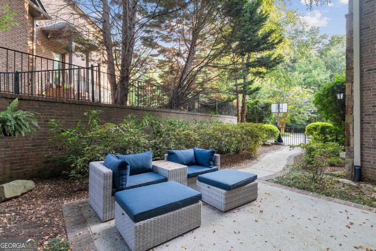 3283 Stratfield Drive Brookhaven - 57