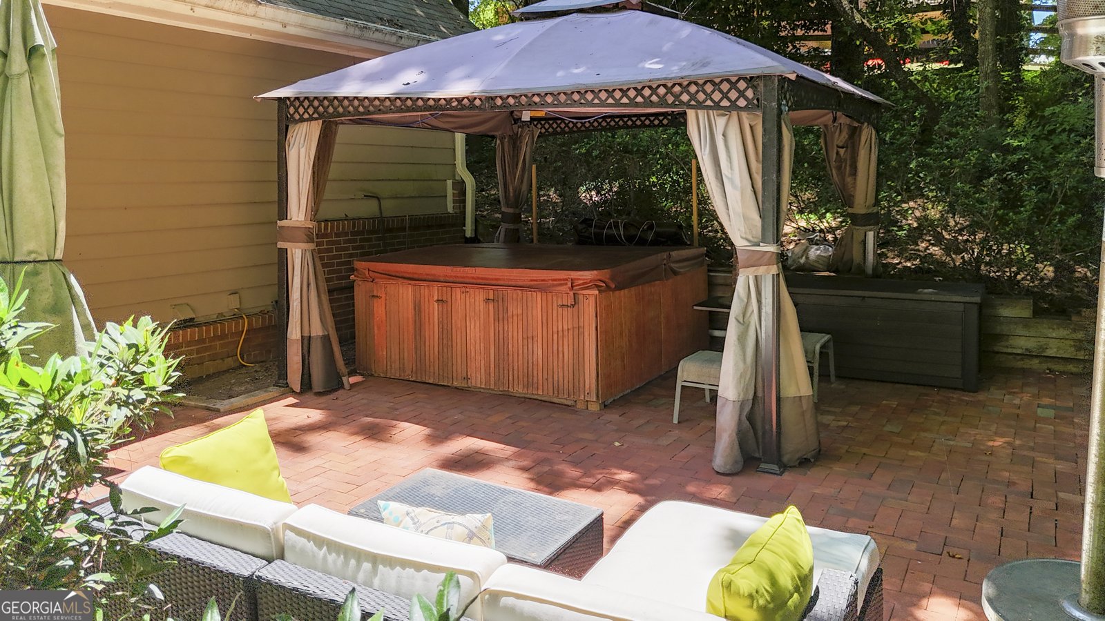 1527 Ridgewood Drive Lilburn - 2