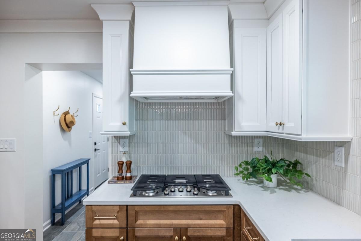 2436 Hazelwood Drive Atlanta - 25
