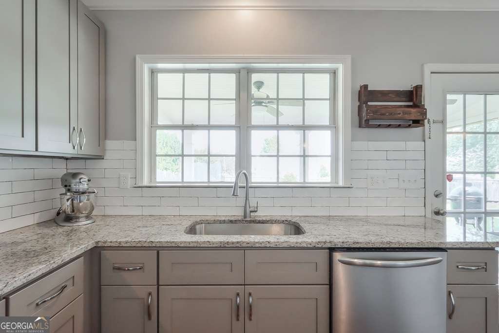 525 Papillion Trace Woodstock - 13