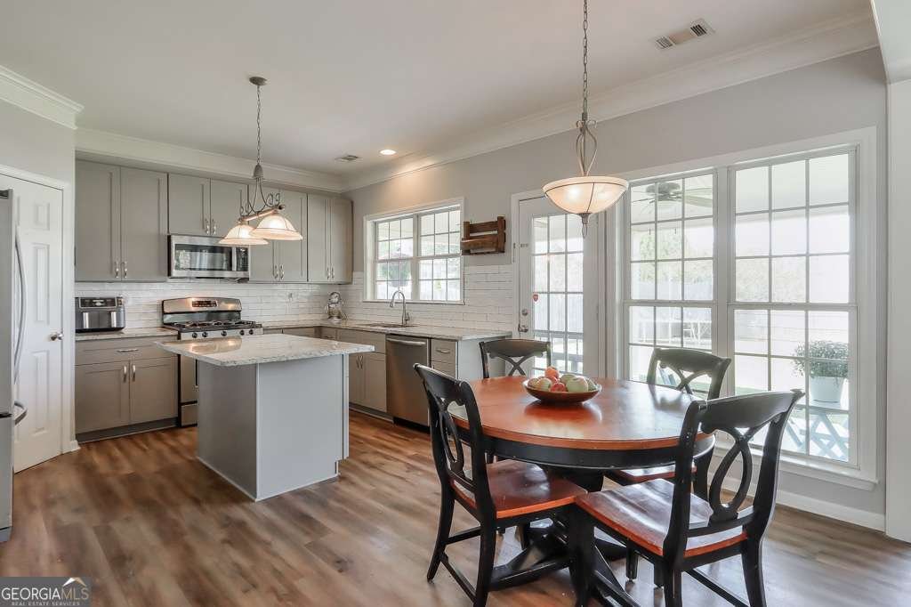 525 Papillion Trace Woodstock - 3