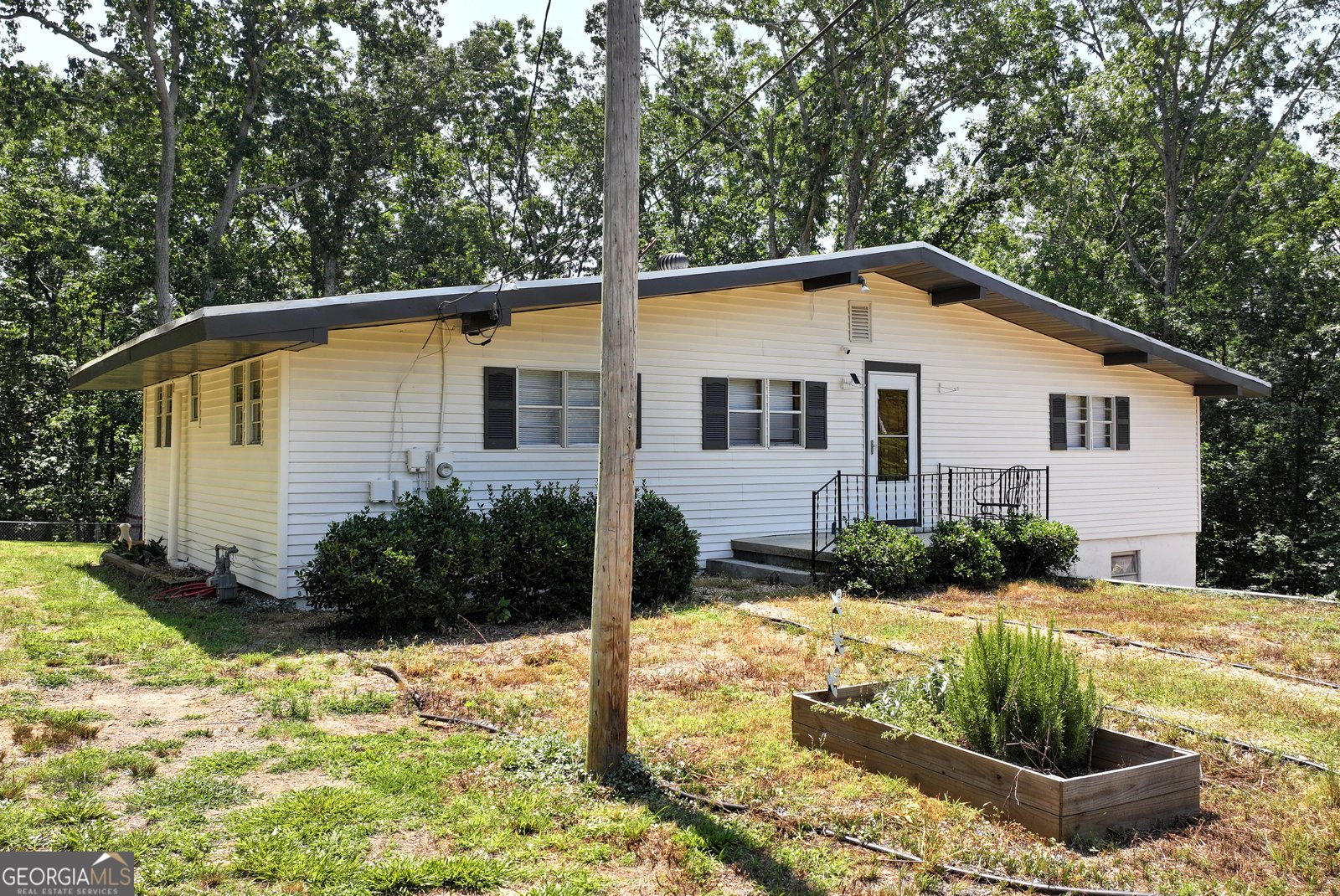 5981 Warpath Road Flowery Branch - 1