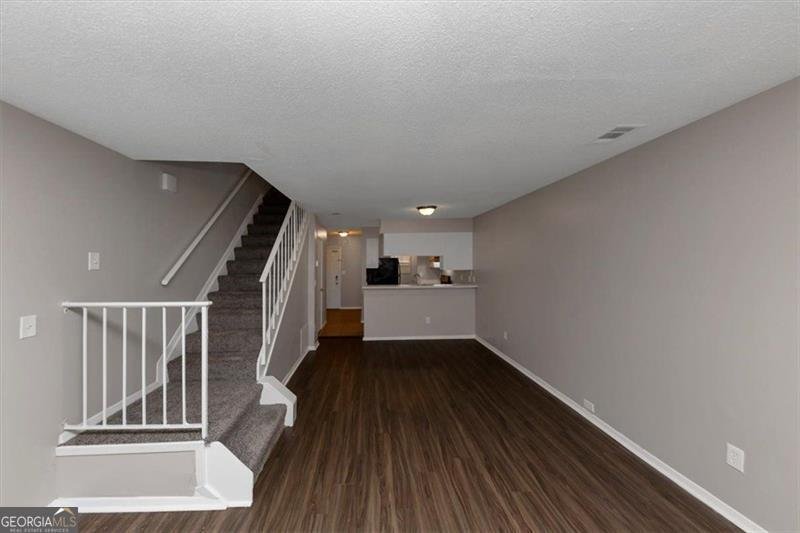 419 PRINCE OF WALES Stone Mountain - 11