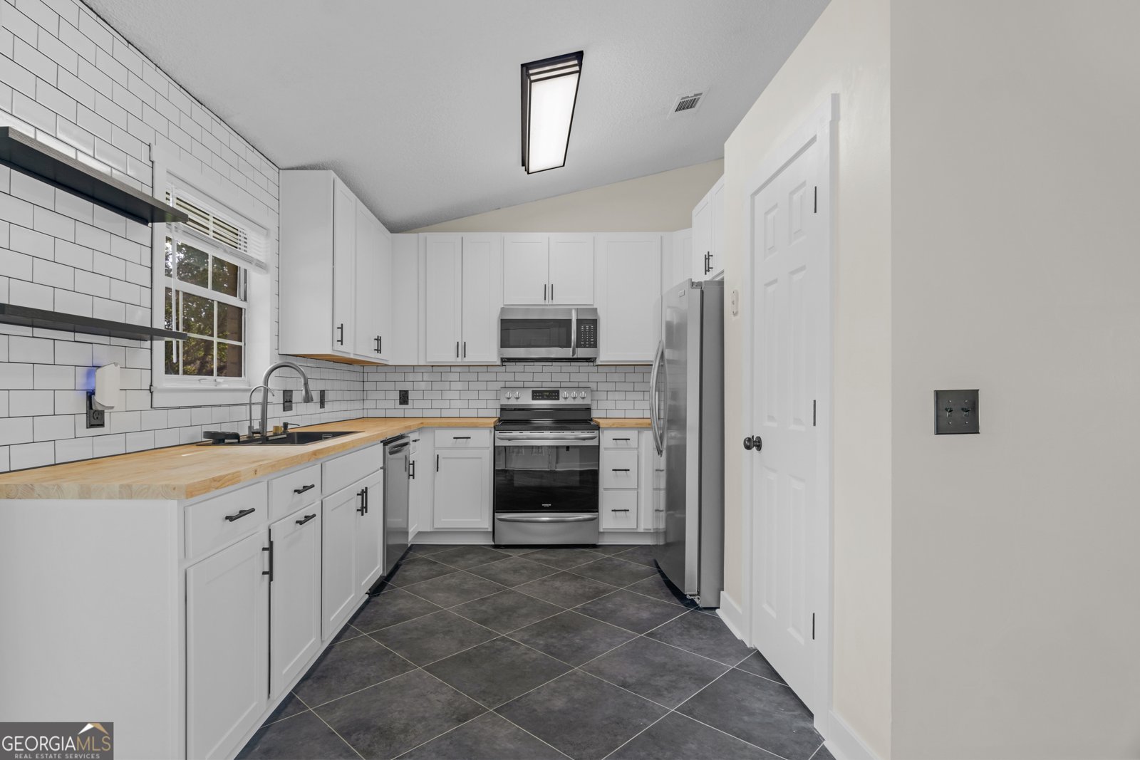 1052 Phantom Terrace Hinesville - 10