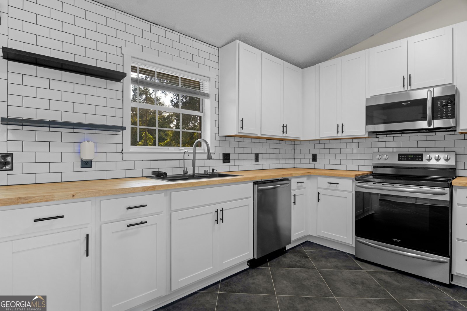 1052 Phantom Terrace Hinesville - 11
