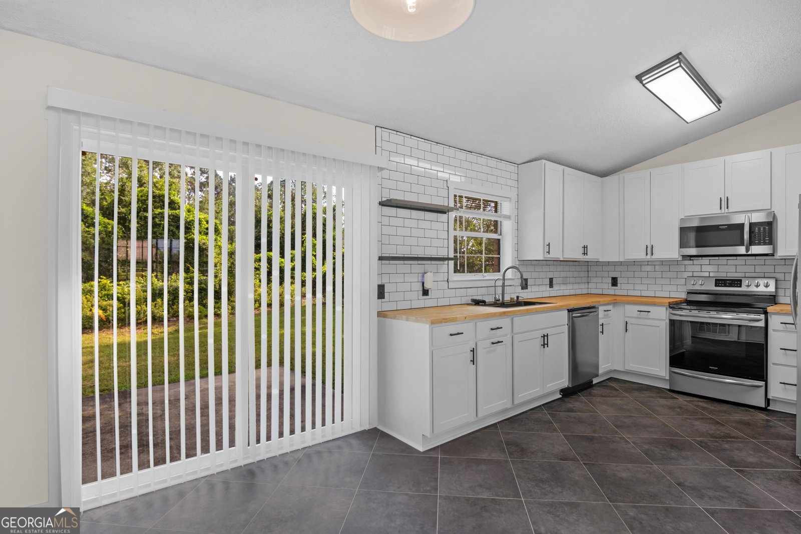 1052 Phantom Terrace Hinesville - 9
