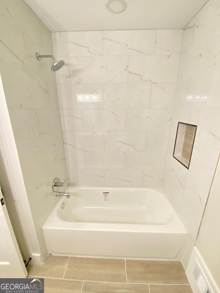 323 West Claiborne Court Marietta - 5
