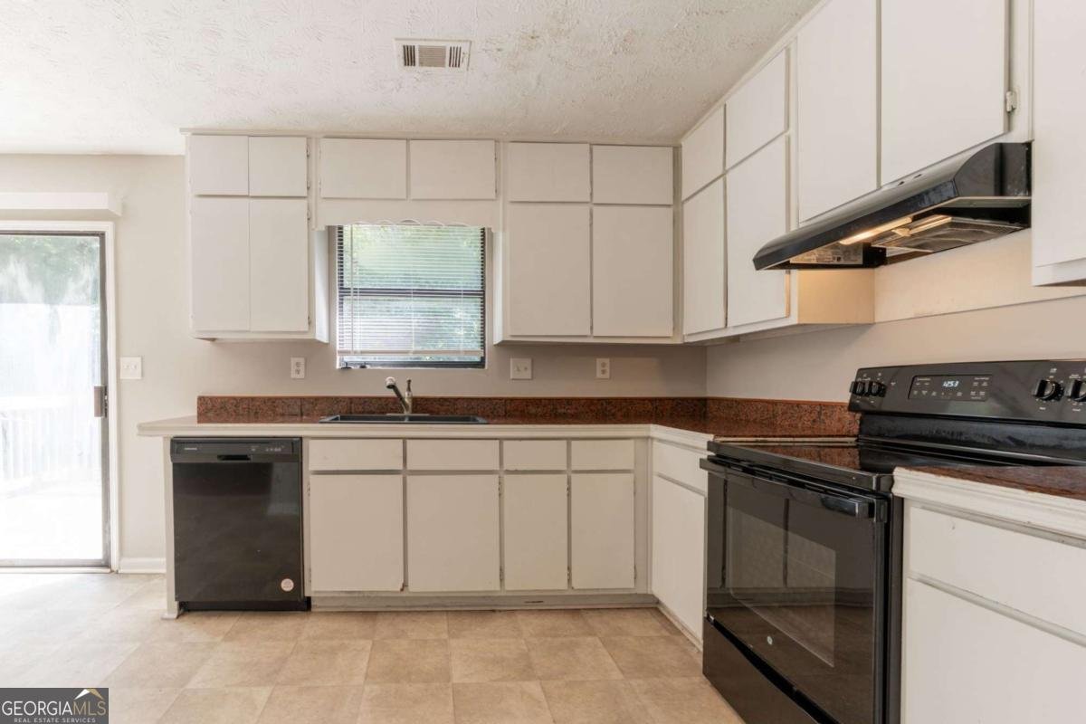 3830 Chimney Stone Court Ellenwood - 11